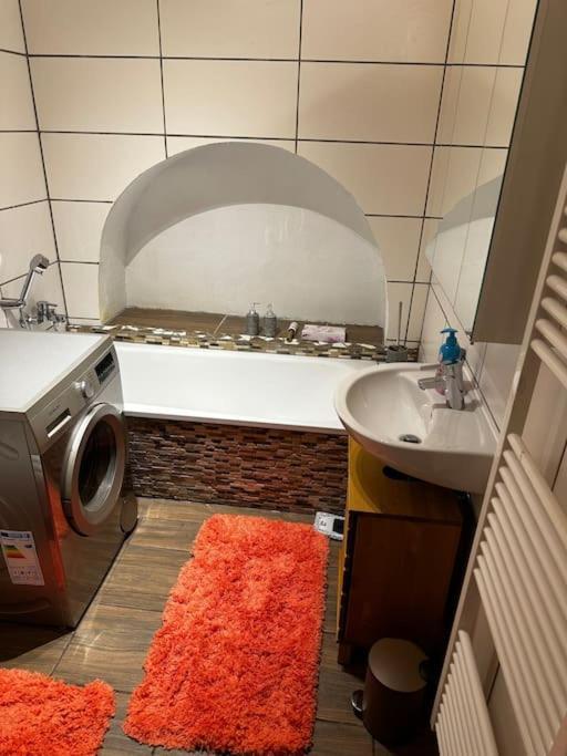 Schoene Wohnung In Bestlage Inclusive Parkplatz Lipsia Esterno foto